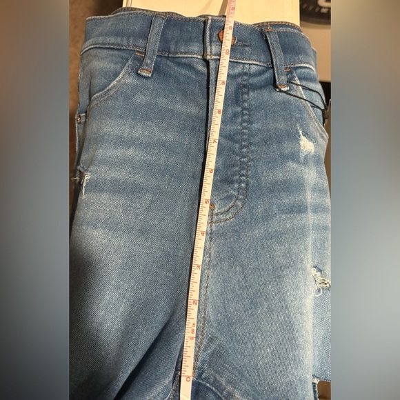 NWT Express High Rise Mom Denim Shorts, Size 2 - Picture 8 of 9